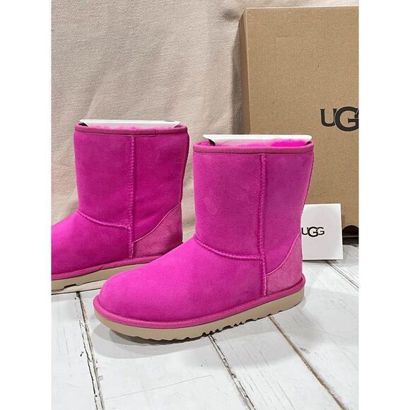 UGG Other - UGG Kids' Classic II Boot - Rock Rose 1M Big Kids